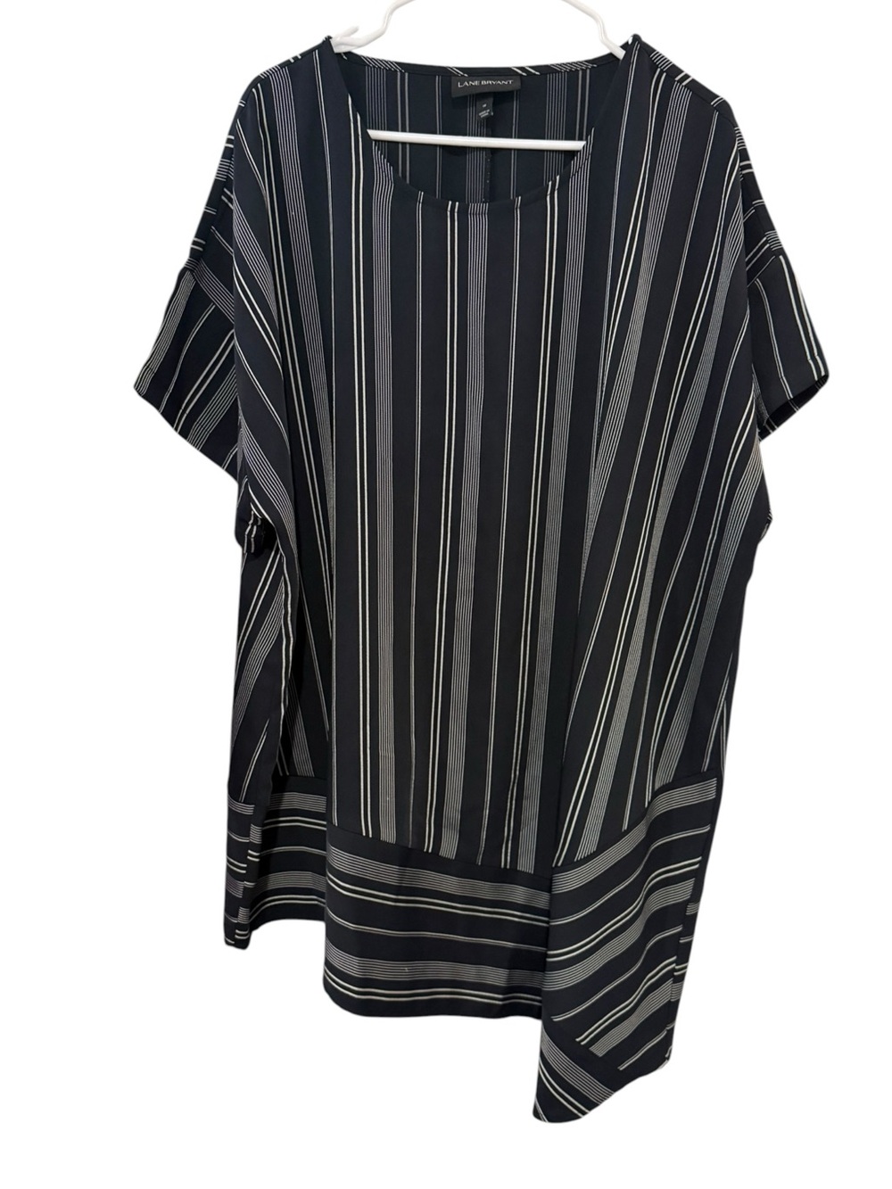 Lane Bryant Navy White Striped Asymmetrical Hem Boxy Tunic Blouse 18